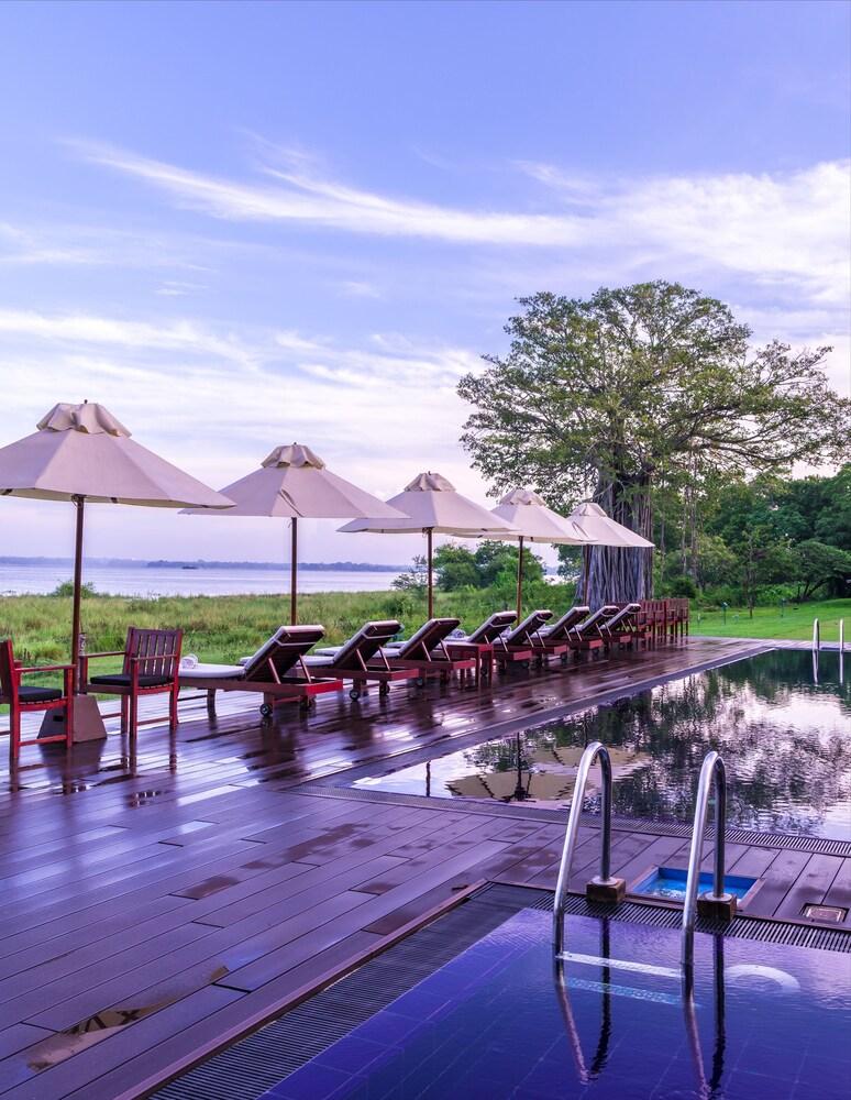 Ekho Lake Hotel Polonnaruwa Bagian luar foto